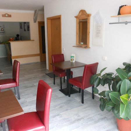 Pension Am Werder Bernburg Exterior foto
