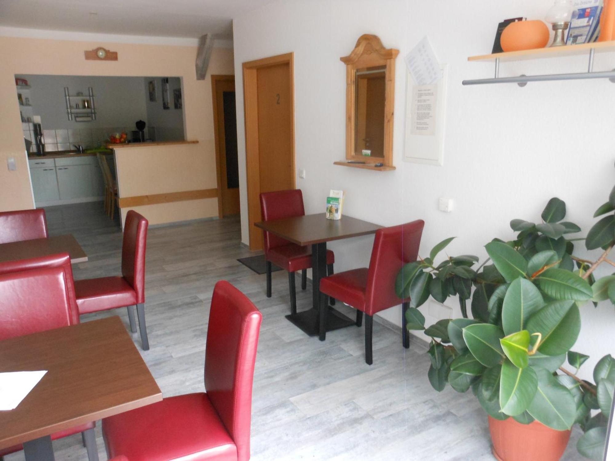 Pension Am Werder Bernburg Exterior foto