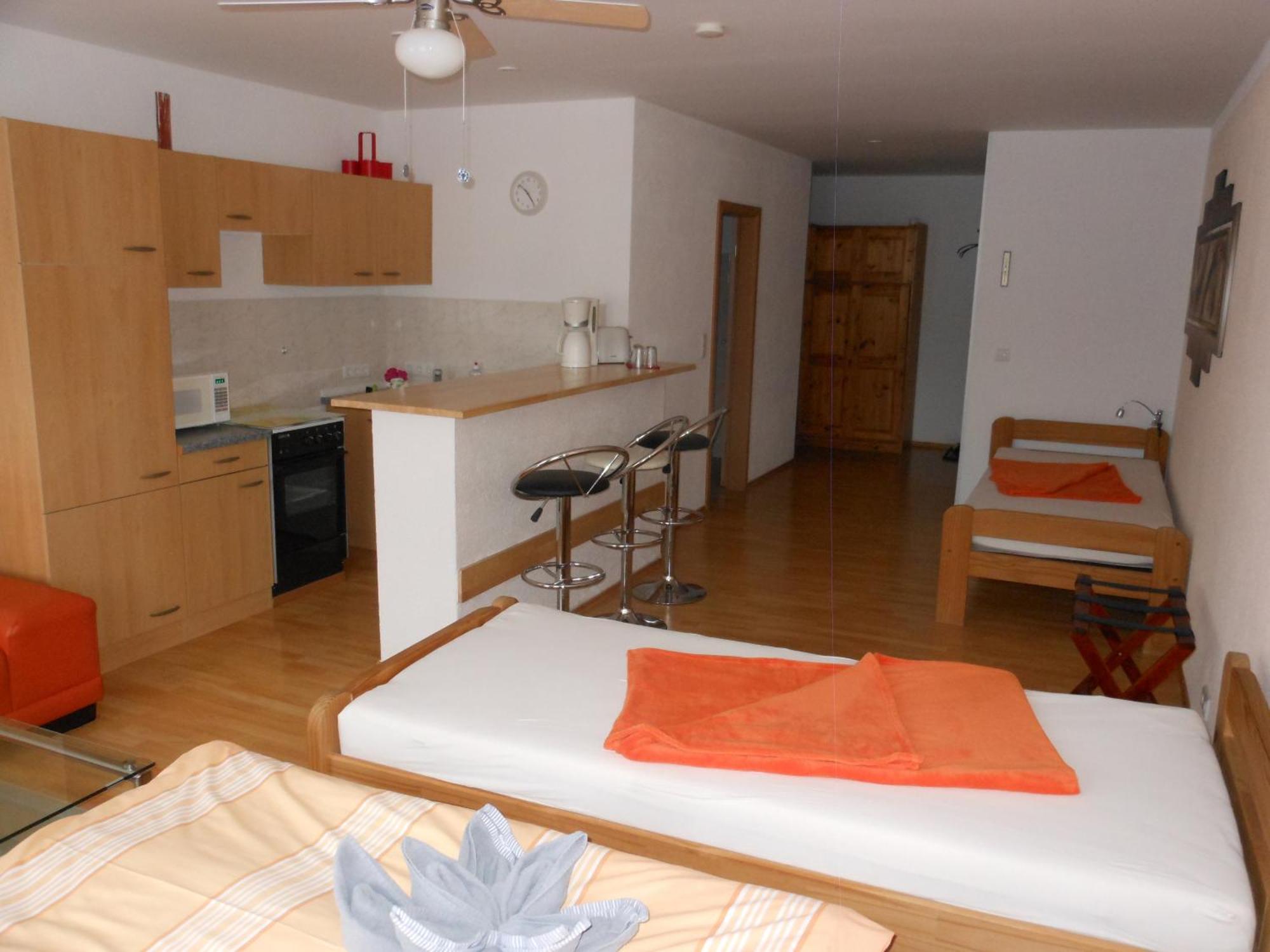 Pension Am Werder Bernburg Habitación foto